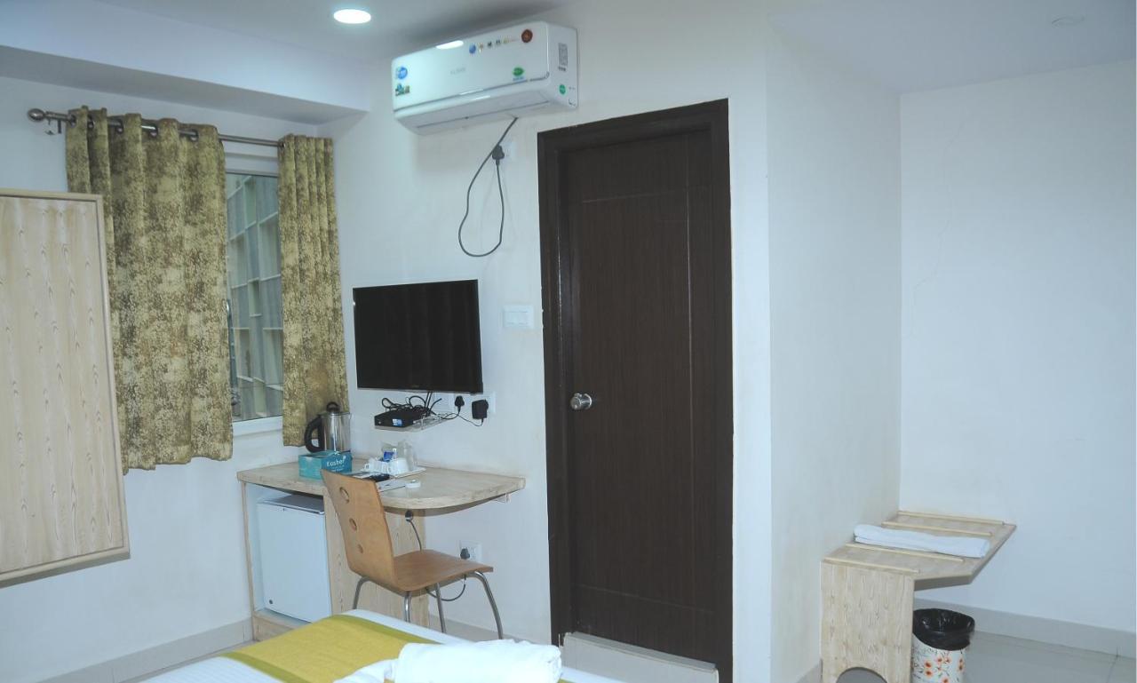 Hotel Pratz Inn Hyderabad Esterno foto